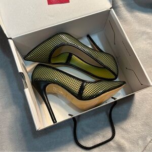 Black Mesh Neon Green Stiletto Heels, size 7 (SH01)